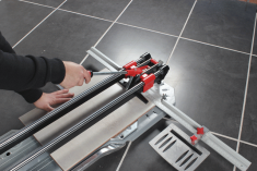 Работа с профессиональнымо плиткорезом Rubi TX-1200-N Работа с профессиональнымо плиткорезом Rubi TX-1200-N