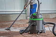 Эксплуатация строительного пылесоса для влажной уборки с функцией насоса Eibenstock EPS 50