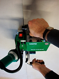 Использование автоматического сварочного аппарата горячего воздуха и клина Bak ProtOn Air Использование автоматического сварочного аппарата горячего воздуха и клина Bak ProtOn Air