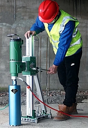 Использование двигателя для алмазного бурения Bycon DMP-352 Использование двигателя для алмазного бурения Bycon DMP-352