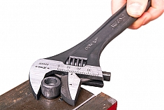 Использование разводного ключа с реверсивной губкой Irega 99WR-10" Использование разводного ключа с реверсивной губкой Irega 99WR-10"