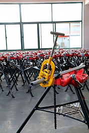 Использование ручного трубореза с хомутной защелкой Hongli H2S Использование ручного трубореза с хомутной защелкой Hongli H2S