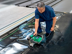 Использование сварочного автомата горячего воздуха с комбинированным клином Leister Twinny T5