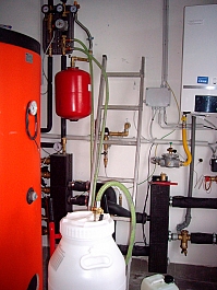 Использование установки для заполнения, промывки, продувки теплообменников системы отопления, охлаждения MGF Solar System Использование установки для заполнения, промывки, продувки теплообменников системы отопления, охлаждения MGF Solar System