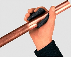 Применение губки для зачистки медных труб Rothenberger Rovlies 10 шт. Применение губки для зачистки медных труб Rothenberger Rovlies 10 шт.