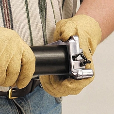 Применение инструмента для снятия заусенцев на пластиковых трубах Reed DEB4