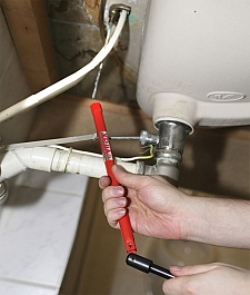 Применение ключа для моек и раковин Virax Применение ключа для моек и раковин Virax