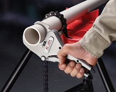 Применение ножниц для полипропиленовых труб с трещоточным механизмом Ridgid RC-2375 Применение ножниц для полипропиленовых труб с трещоточным механизмом Ridgid RC-2375