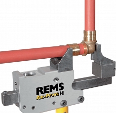 Применение пресс-головки для тройников, уголков, гребенок, переходных фитингов REMS UNI T/L Применение пресс-головки для тройников, уголков, гребенок, переходных фитингов REMS UNI T/L