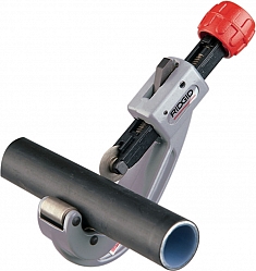 Применение трубореза для металлопластиковых труб Ridgid 151-ML Применение трубореза для металлопластиковых труб Ridgid 151-ML