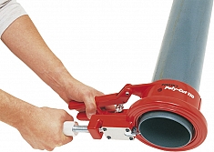 Применение трубореза-фаскоснимателя для пластиковых труб Roller Poly-Cut 110 P