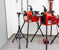 Применение V-образной регулируемой складной опоры для труб Brexit 300 мм (12) Применение V-образной регулируемой складной опоры для труб Brexit 300 мм (12)