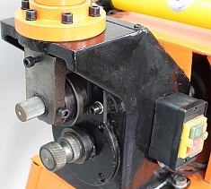 Рабочая зона желобонакатного станка Esson ElectricGro-6C Рабочая зона желобонакатного станка Esson ElectricGro-6C