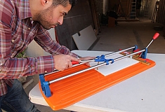 Работа с плиткорезом профессиональным ручным Rubi TS-57