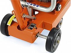 Выдвигаемое правое заднее колесо швонарезчика бензинового Husqvarna FS 305 Выдвигаемое правое заднее колесо швонарезчика бензинового Husqvarna FS 305