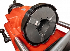 Зажимной патрон резьбонарезного станка Voll Power V-Matic A3R Зажимной патрон резьбонарезного станка Voll Power V-Matic A3R